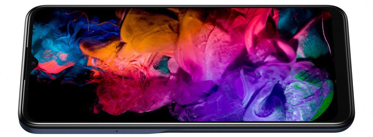 TCL 30 SE with 6.52” LCD (720 x 1,600 px)